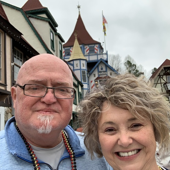 Meet your Posher, Karen - Picture 3 of 15